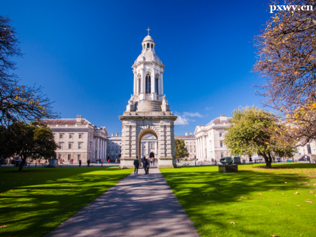 Ӣ���о�����Ո�C���Ă���